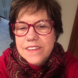 Meet your Posher, Denise